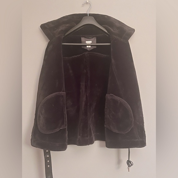 Women’s faux leather/fur jacket in sz L - Picture 3 of 5